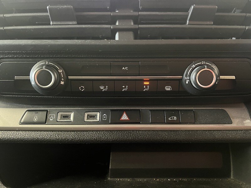 Used Vauxhall Vivaro for sale - 77668081: Photo 9