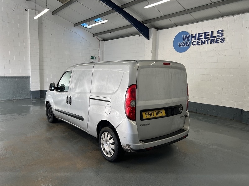 Used Vauxhall Combo 2017 for sale - 76919787: Photo 2
