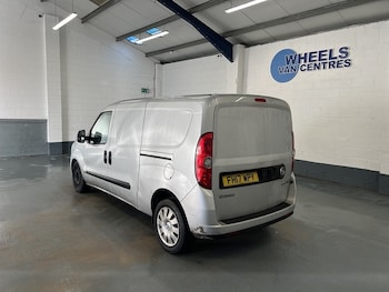 Used Vauxhall Combo 2017 for sale - 76919787: Photo