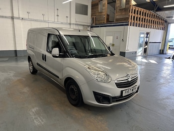 Used Vauxhall Combo 2017 for sale - 76919787: Photo