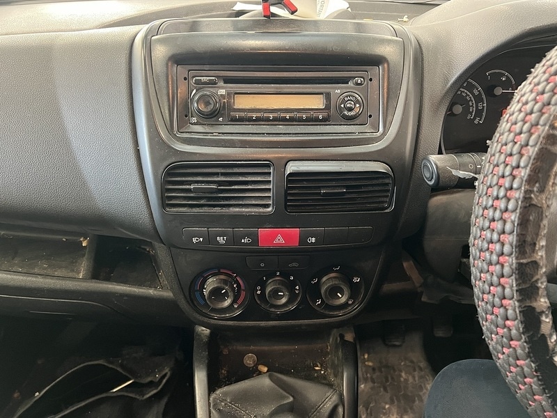 Used Vauxhall Combo 2017 for sale - 76919787: Photo 8