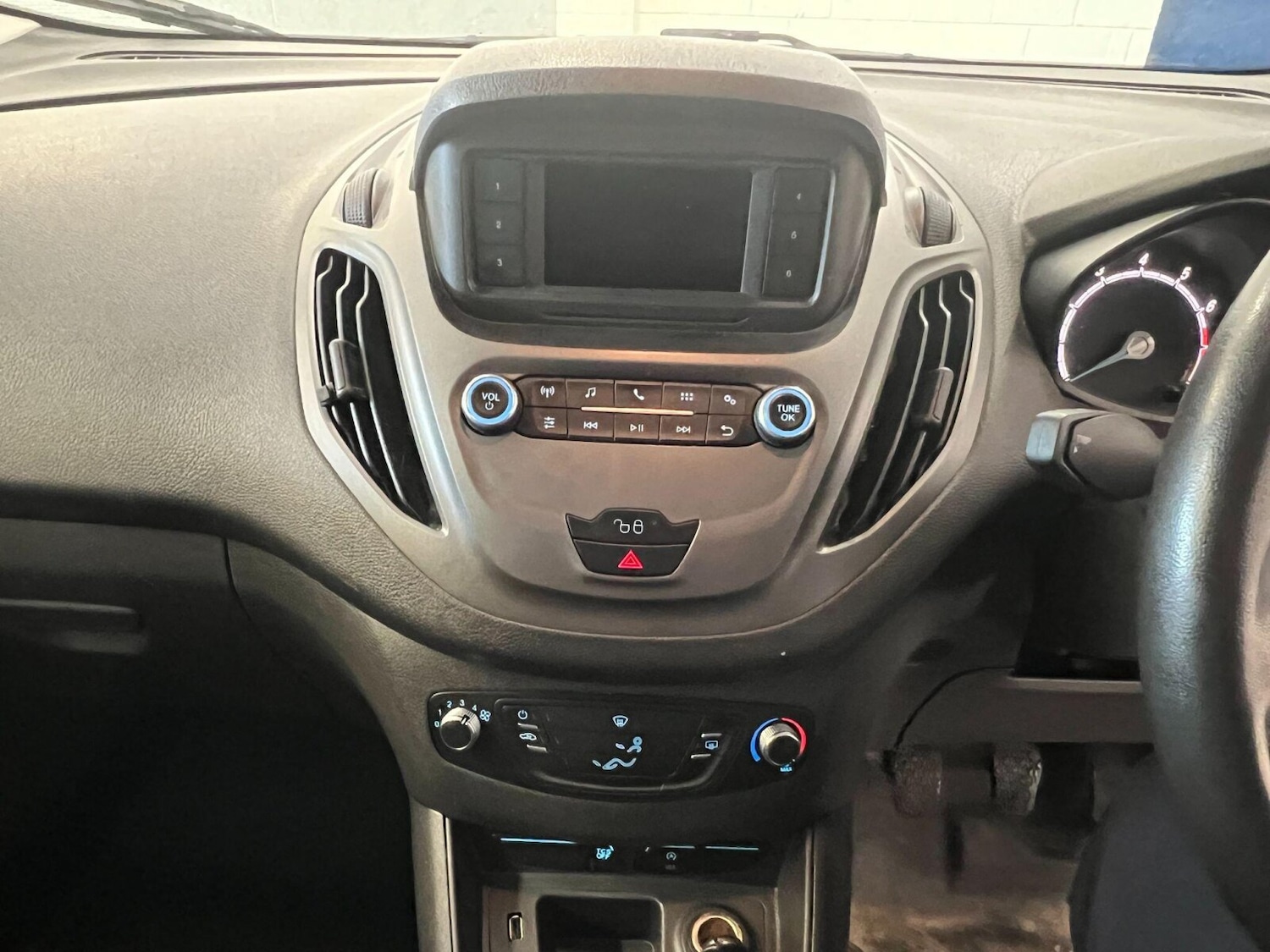 Used Ford Transit Courier 2021 for sale - 76660906: Photo 8