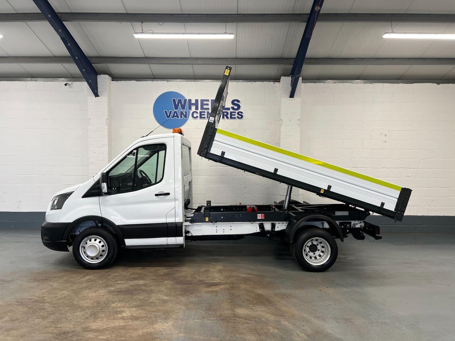 Used Ford Transit 2023 for sale - 76355132: Photo 2