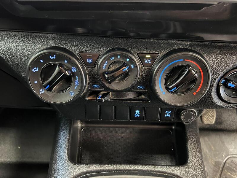 Used Toyota Hilux 2020 for sale - 76904215: Photo 18