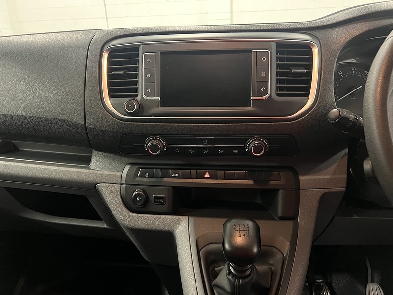 Used Vauxhall Vivaro 2022 for sale - 77222936: Photo 8