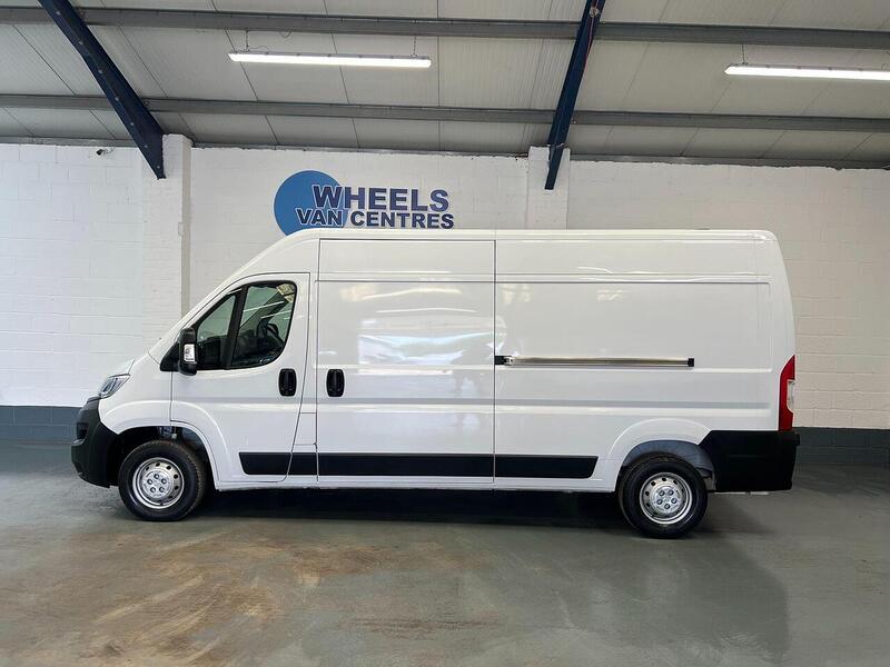 Used Vauxhall Movano 2024 for sale - 76904078: Photo 2