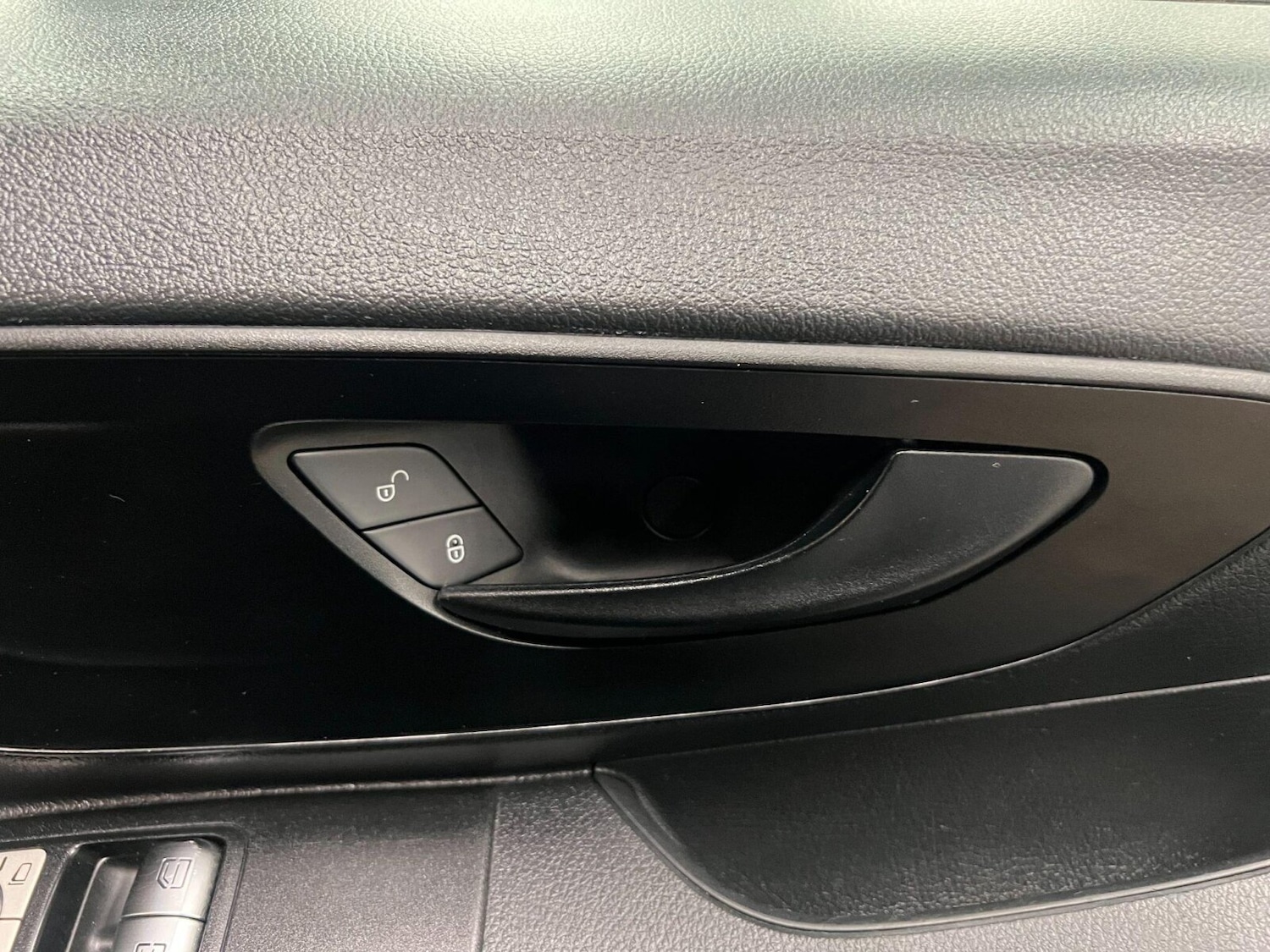 Used Mercedes-Benz Vito 2022 for sale - 75902280: Photo 33