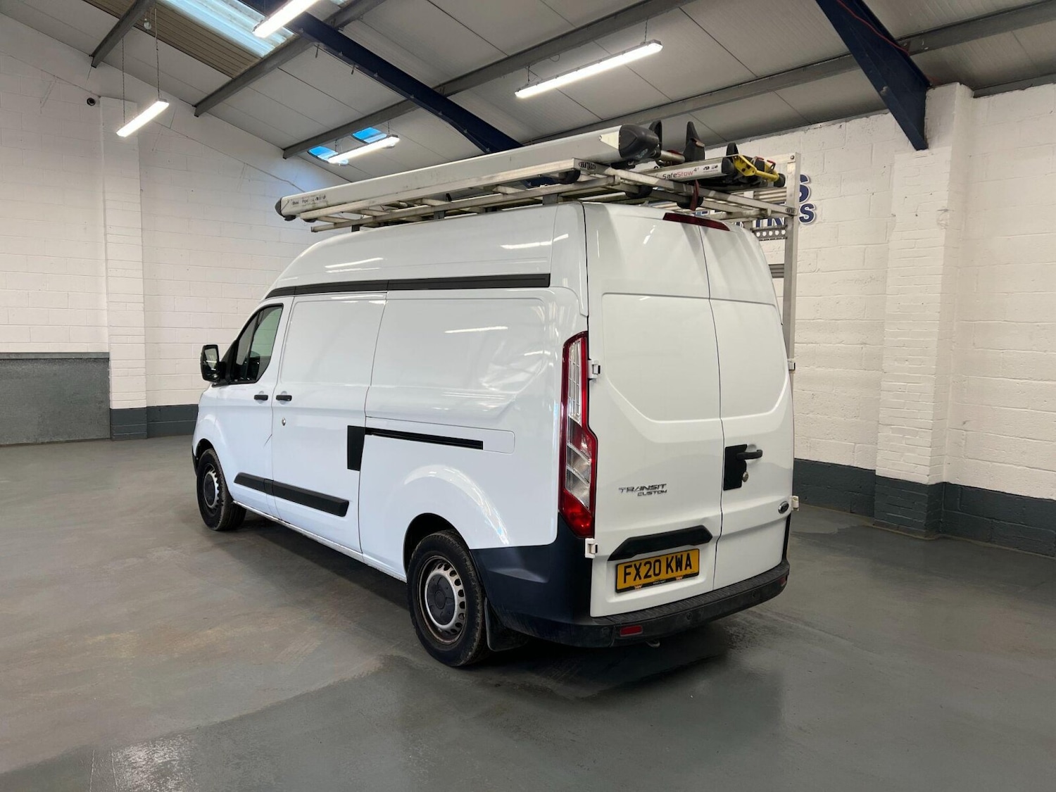 Used Ford Transit Custom 2020 for sale - 76640307: Photo 2