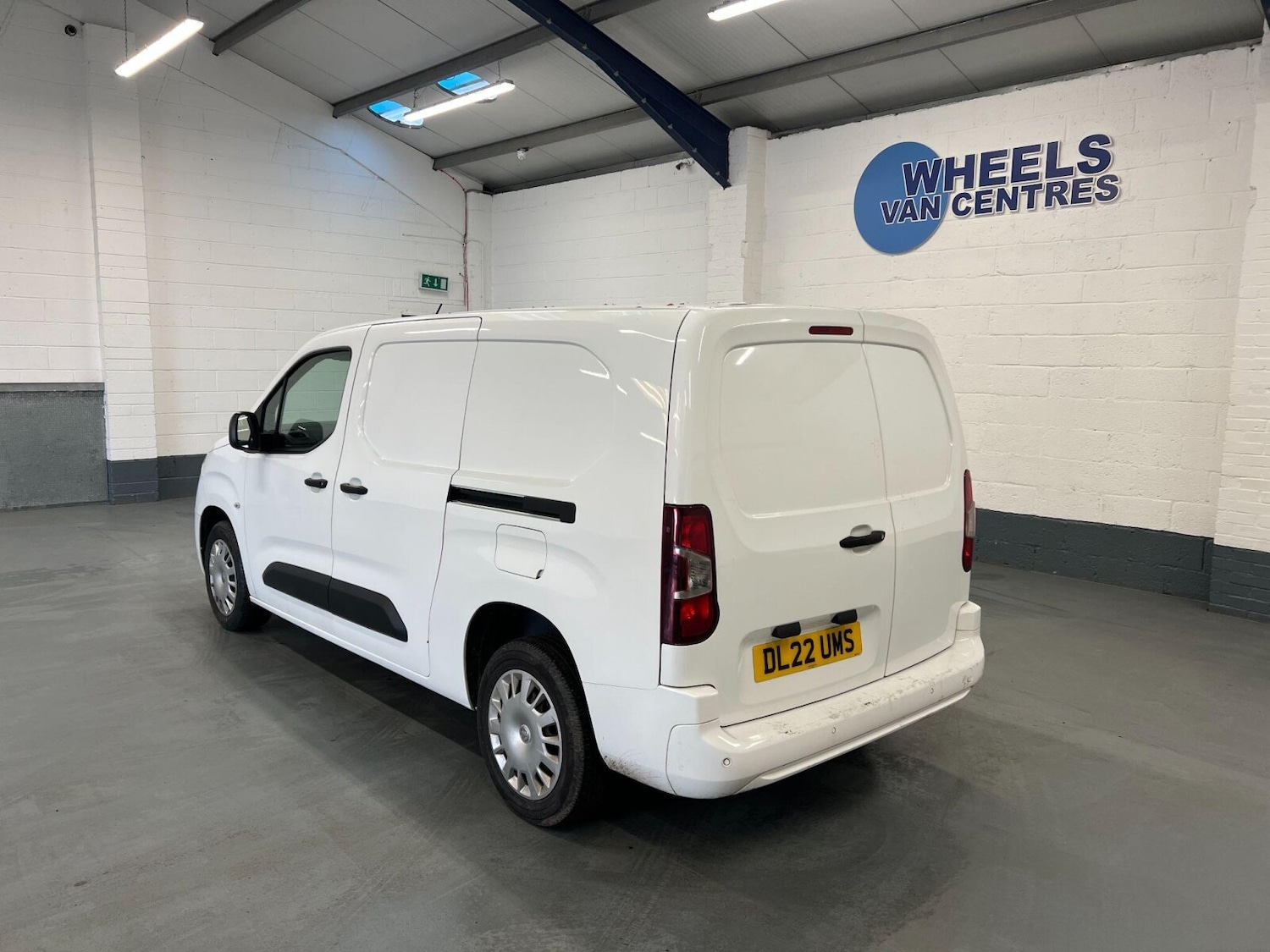 Used Vauxhall Combo 2022 for sale - 76528886: Photo 2