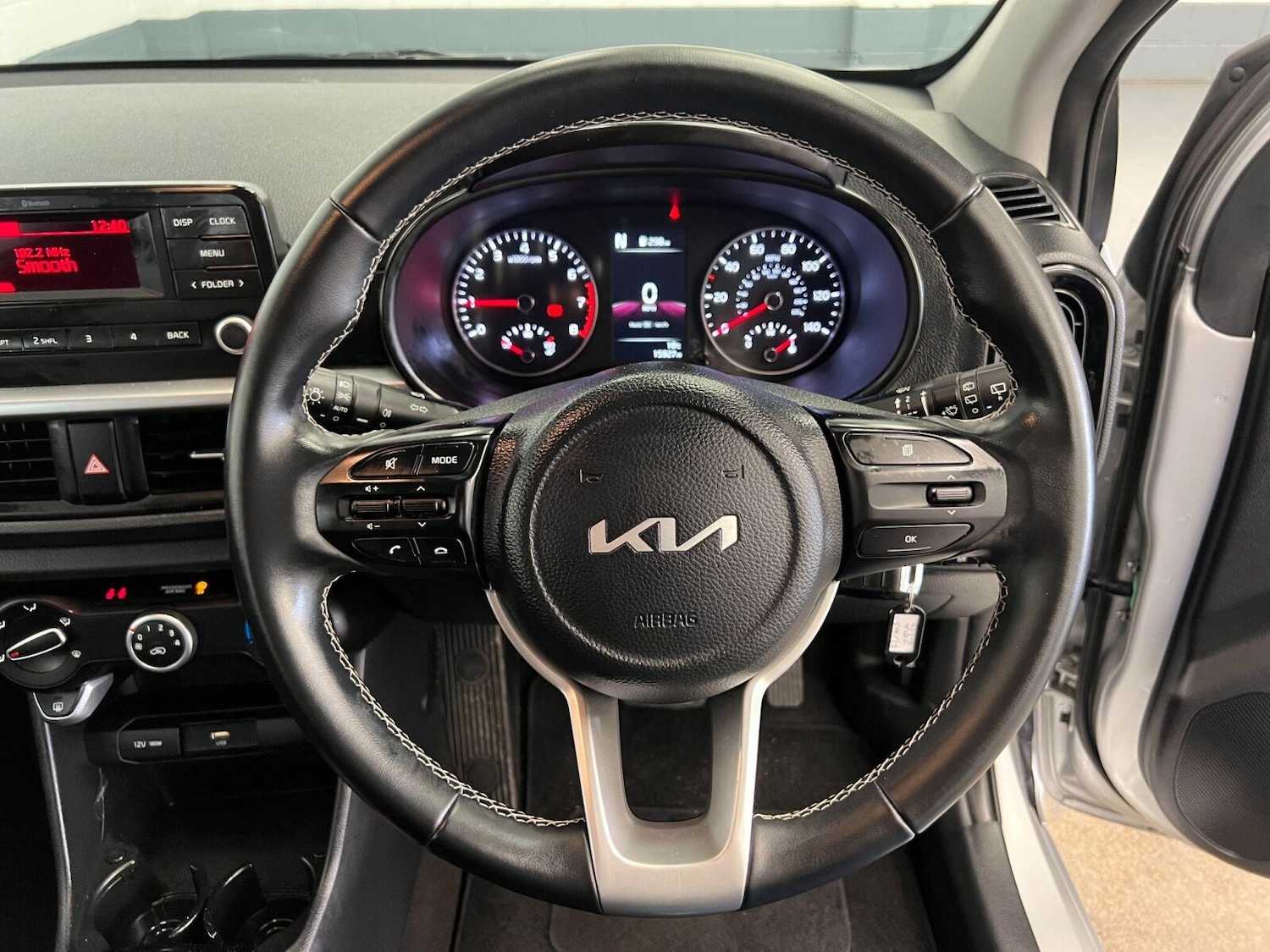 Used Kia Picanto 2023 for sale - 76528885: Photo 30