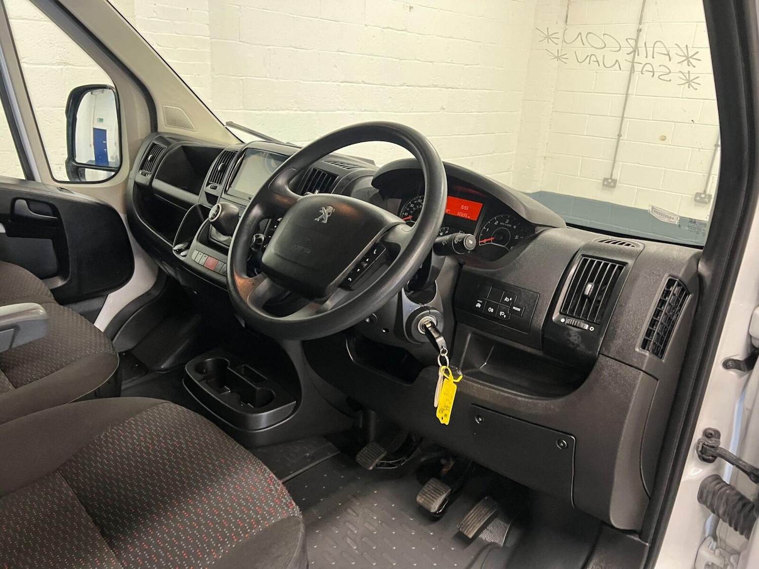 Used Peugeot Boxer 2023 for sale - 76868848: Photo 17