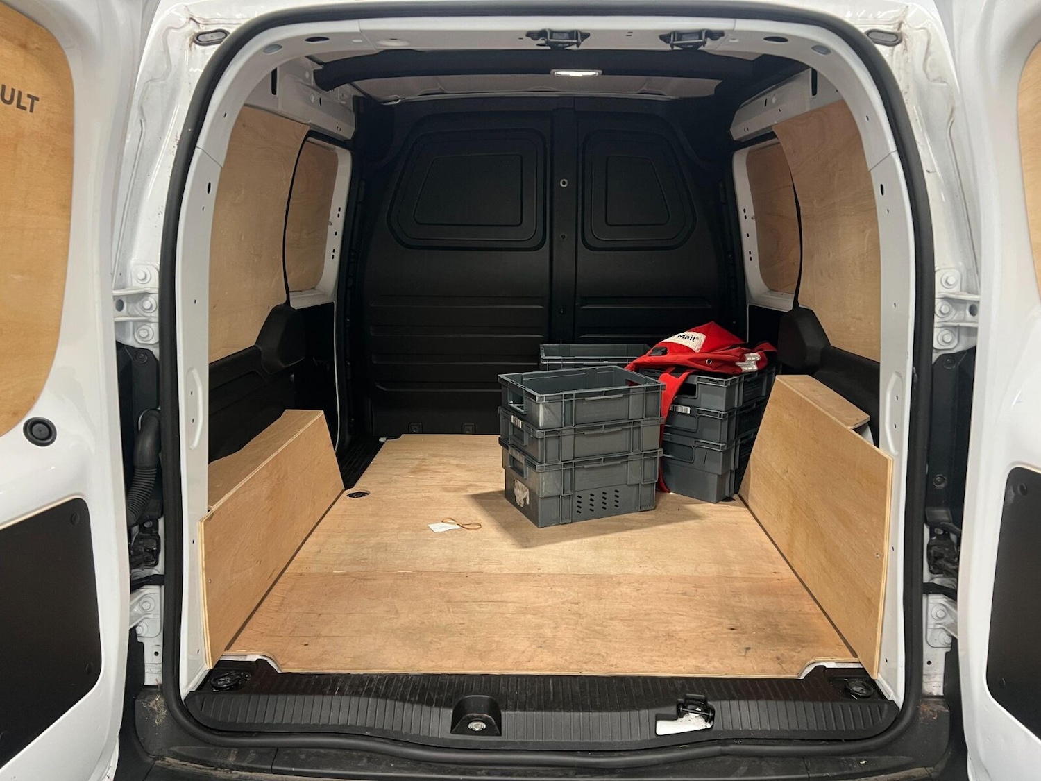 Used Renault Kangoo 2024 for sale - 76568051: Photo 5