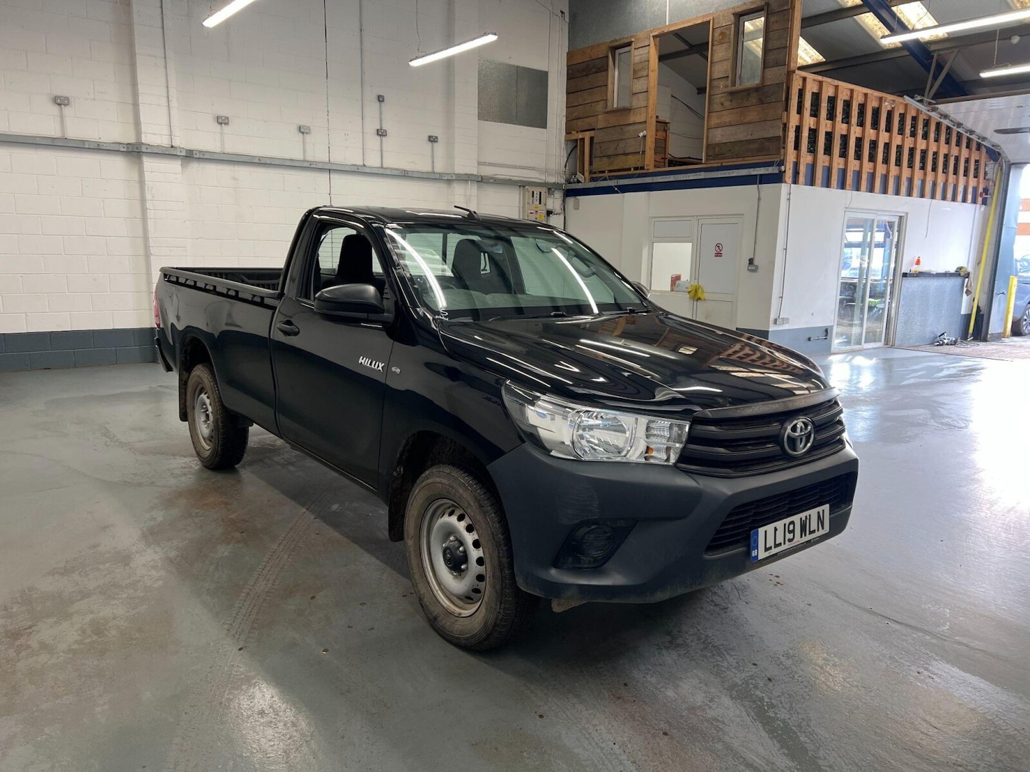 Used Toyota Hilux 2019 for sale - 76660918: Photo 4