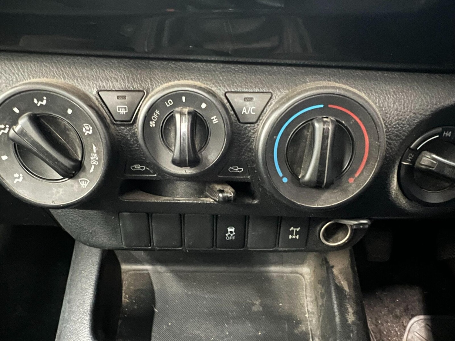 Used Toyota Hilux 2019 for sale - 76660918: Photo 8