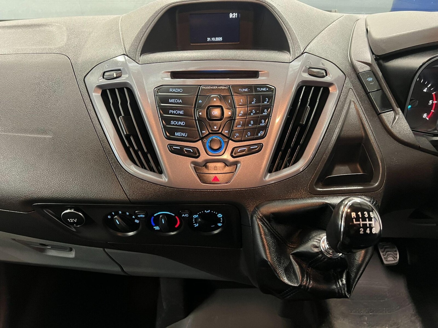 Used Ford Transit Custom 2017 for sale - 76452293: Photo 8