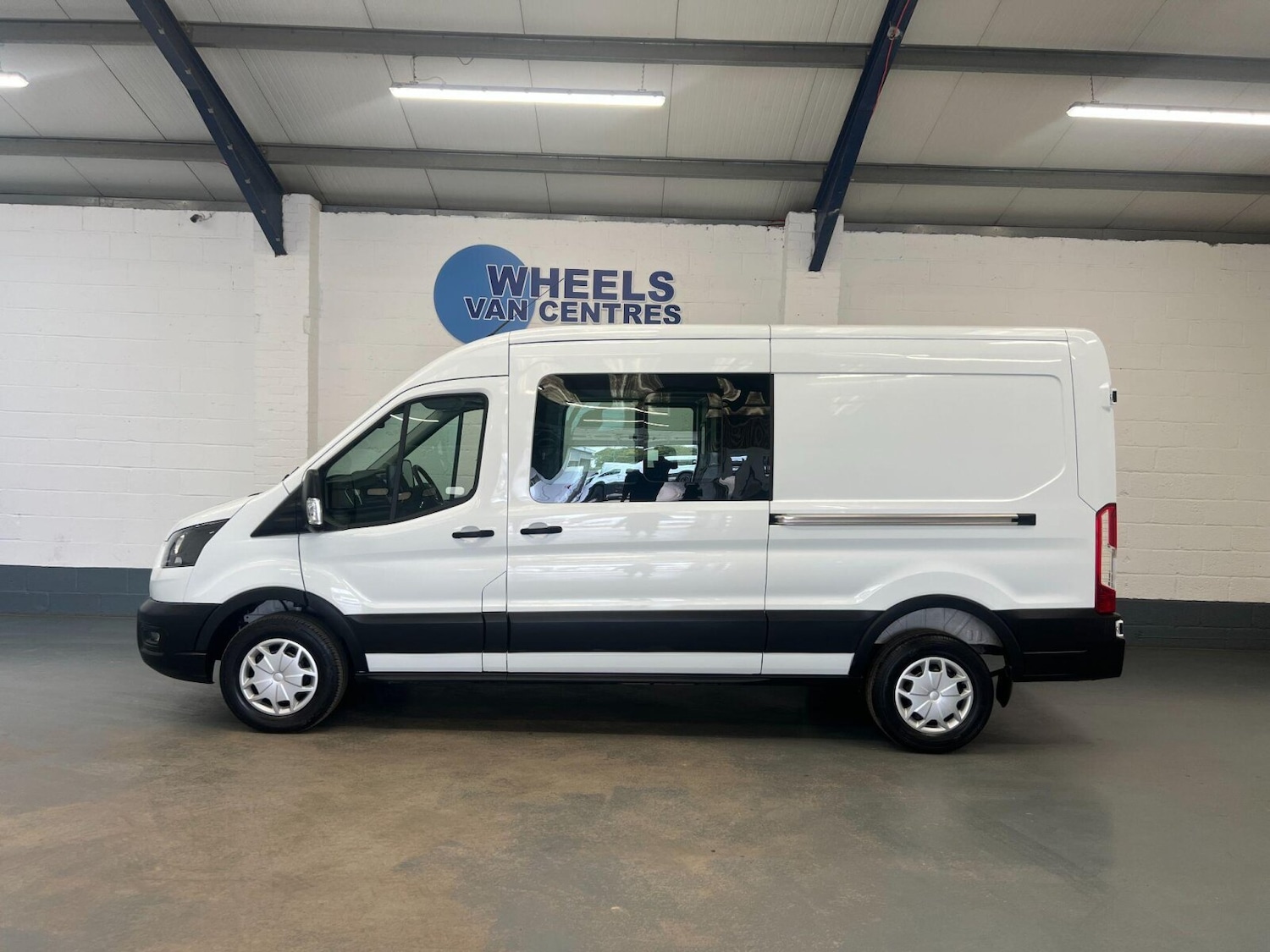 Used Ford Transit 2024 for sale - 76868661: Photo 2