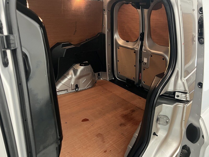 Used Ford Transit Courier for sale - 77821872: Photo 25