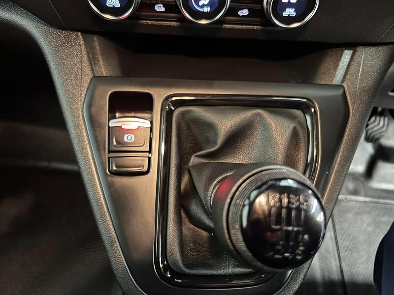 Used Nissan Other 2023 for sale - 76904216: Photo 34