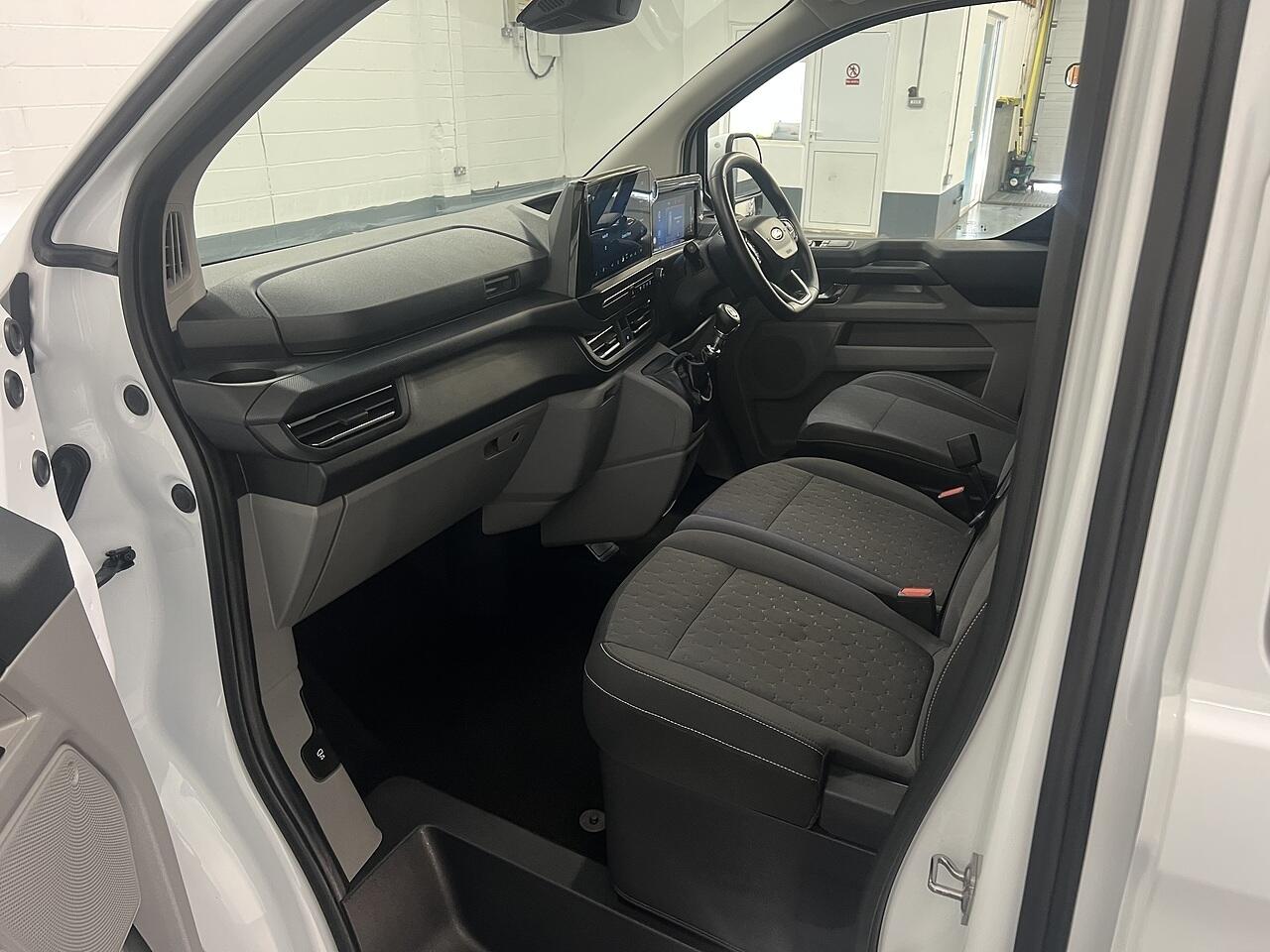 Used Ford Transit Custom 2024 for sale - 76874188: Photo 28