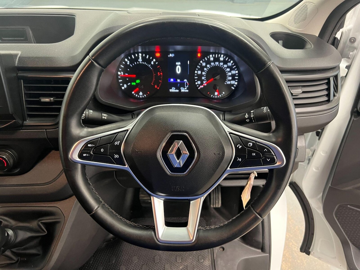 Used Renault Trafic 2022 for sale - 76868480: Photo 28