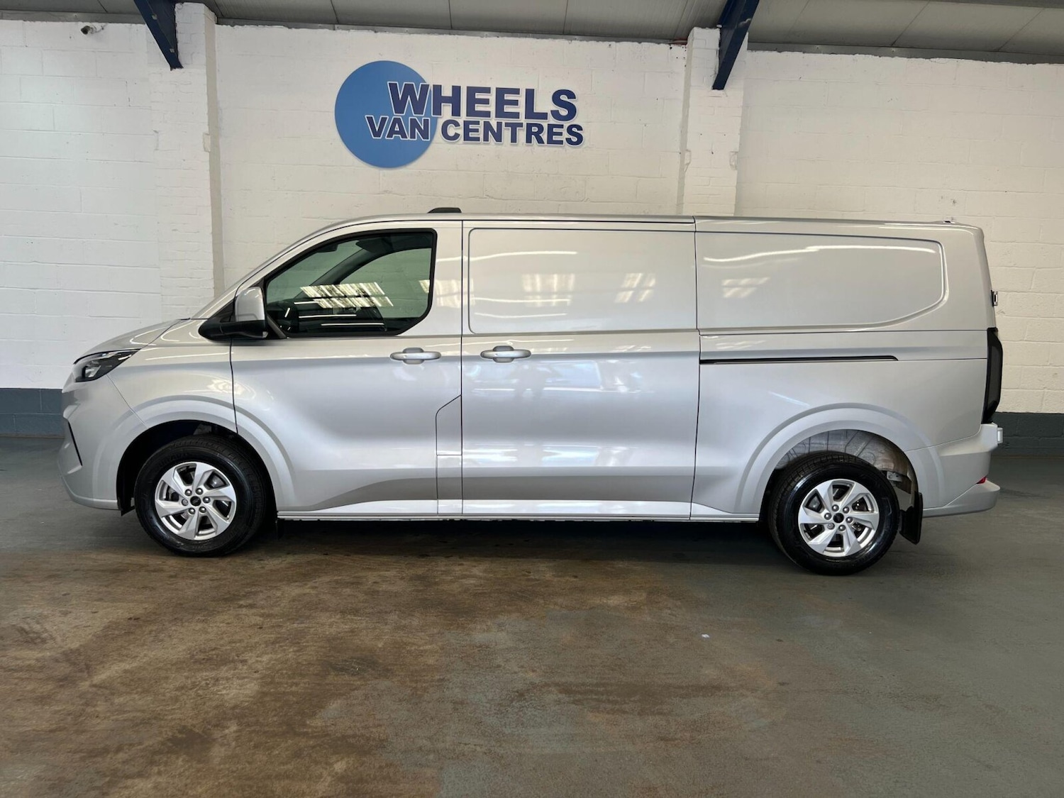 Used Ford Transit Custom 2024 for sale - 76008276: Photo 2