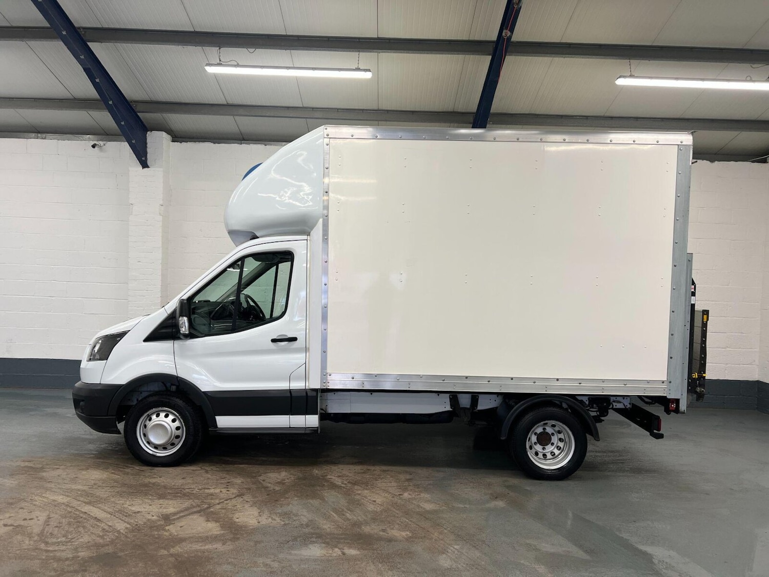 Used Ford Transit 2019 for sale - 76244545: Photo 2