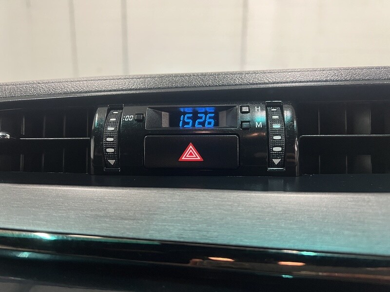 Used Toyota Hilux 2023 for sale - 77356886: Photo 27