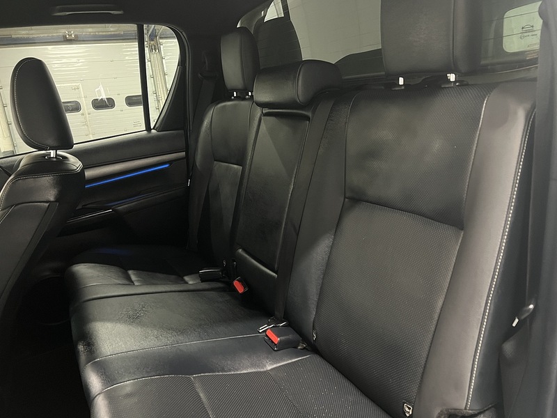 Used Toyota Hilux 2023 for sale - 77356886: Photo 35