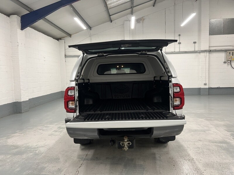 Used Toyota Hilux 2023 for sale - 77356886: Photo 40