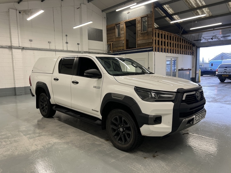 Used Toyota Hilux 2023 for sale - 77250842: Photo 4