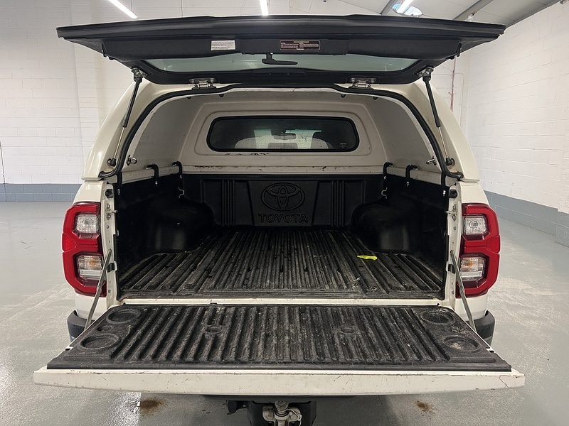 Used Toyota Hilux 2023 for sale - 77250842: Photo 5