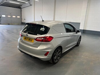 Used Ford Fiesta Van 2021 for sale - 75389607: Photo