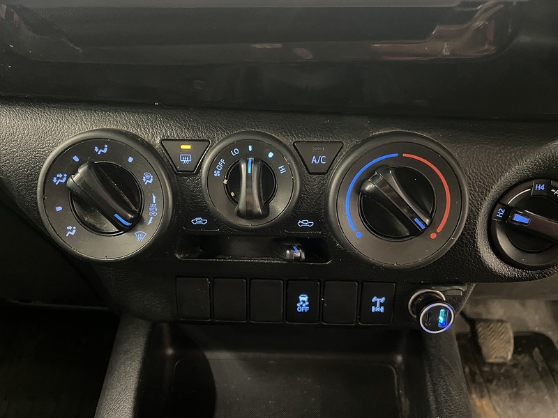 Used Toyota Hilux 2020 for sale - 77689215: Photo 9