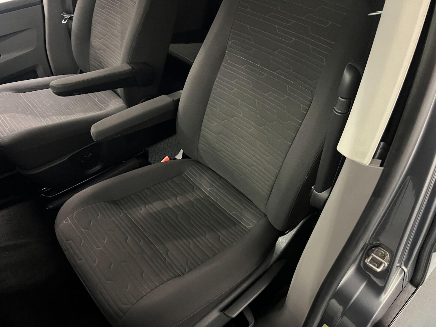 Used Volkswagen Transporter Shuttle 2021 for sale - 76265576: Photo 30