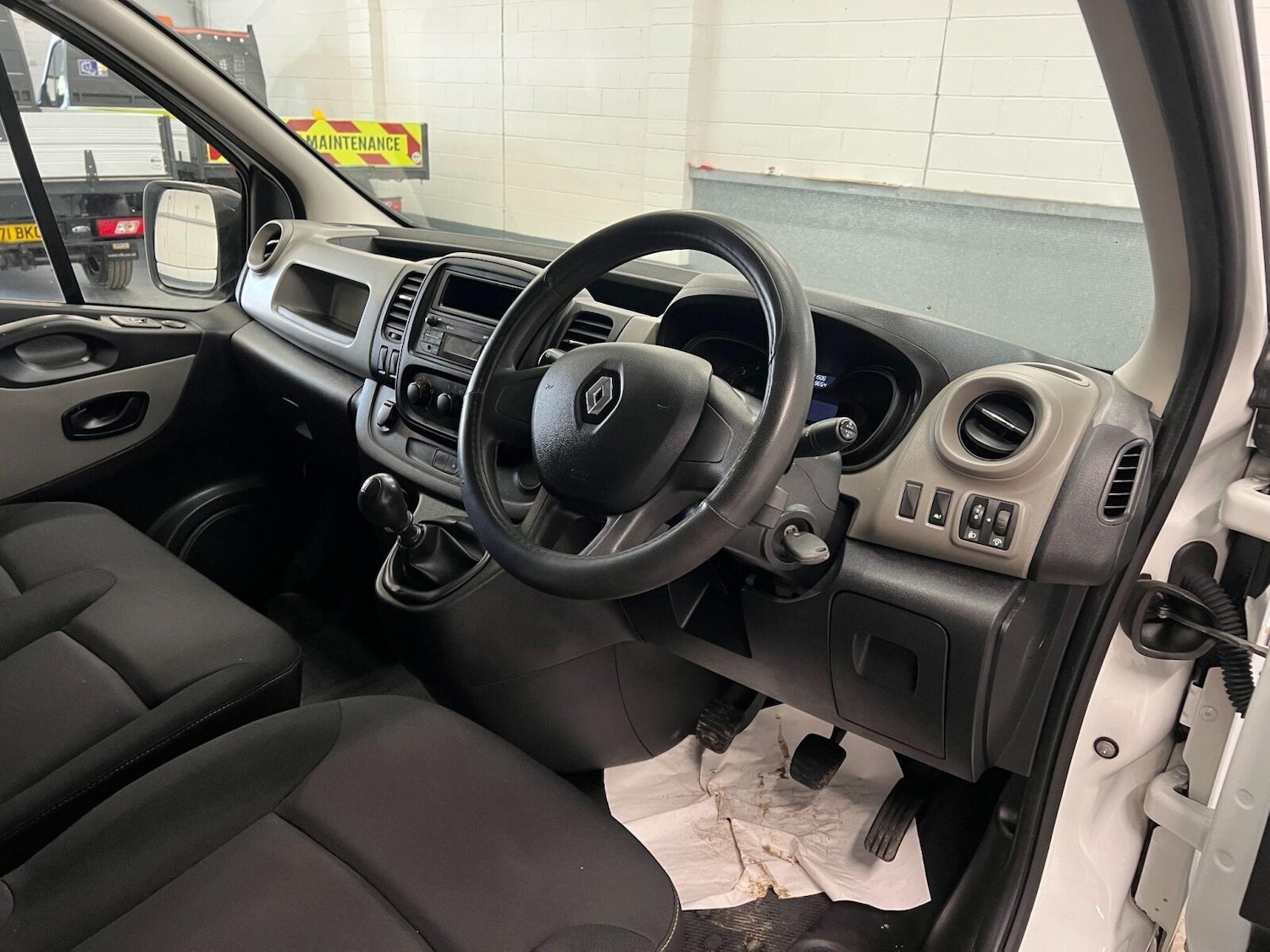 Used Renault Trafic 2017 for sale - 76384413: Photo 6