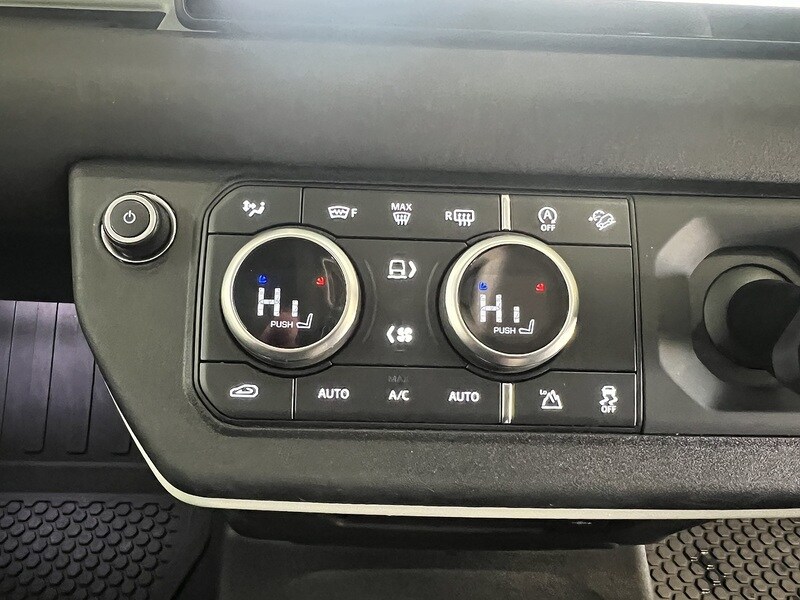 Used Land Rover Defender 90 2021 for sale - 76932171: Photo 26