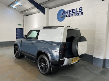 Used Land Rover Defender 90 2021 for sale - 76932171: Photo
