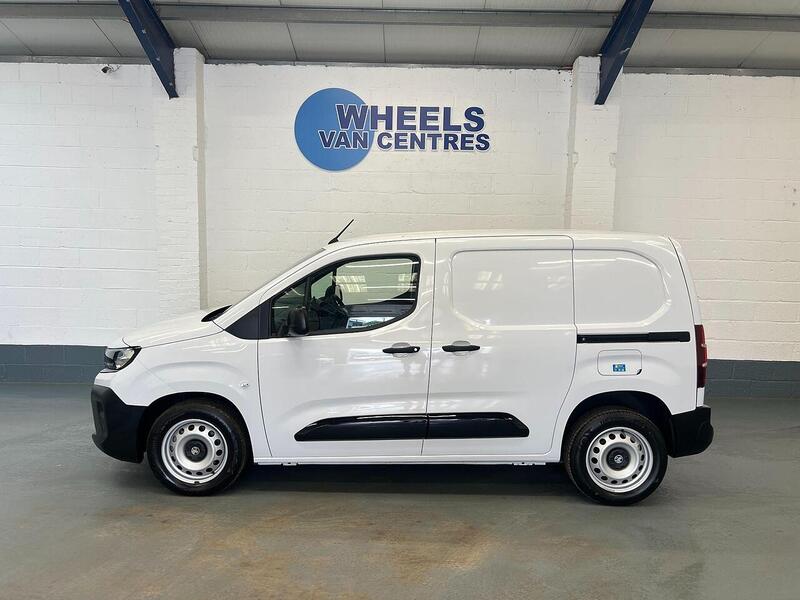 Used Vauxhall Combo 2024 for sale - 76904310: Photo 2