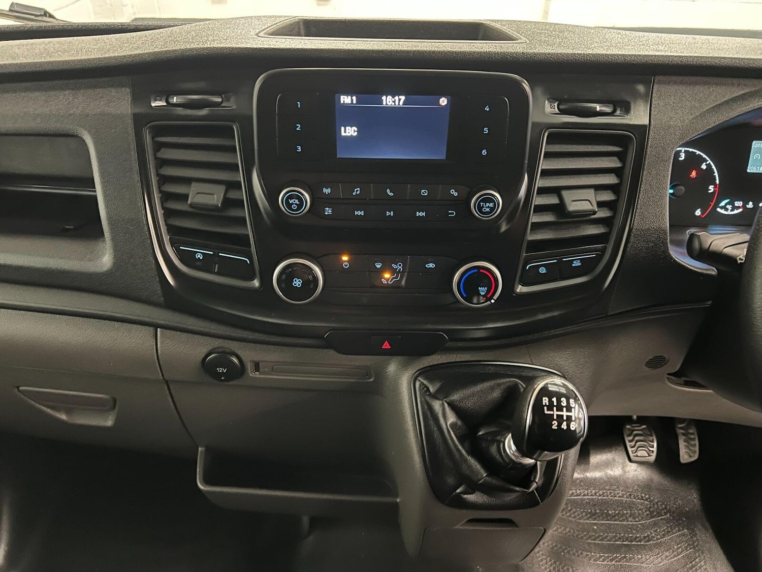 Used Ford Transit 2022 for sale - 76870889: Photo 18