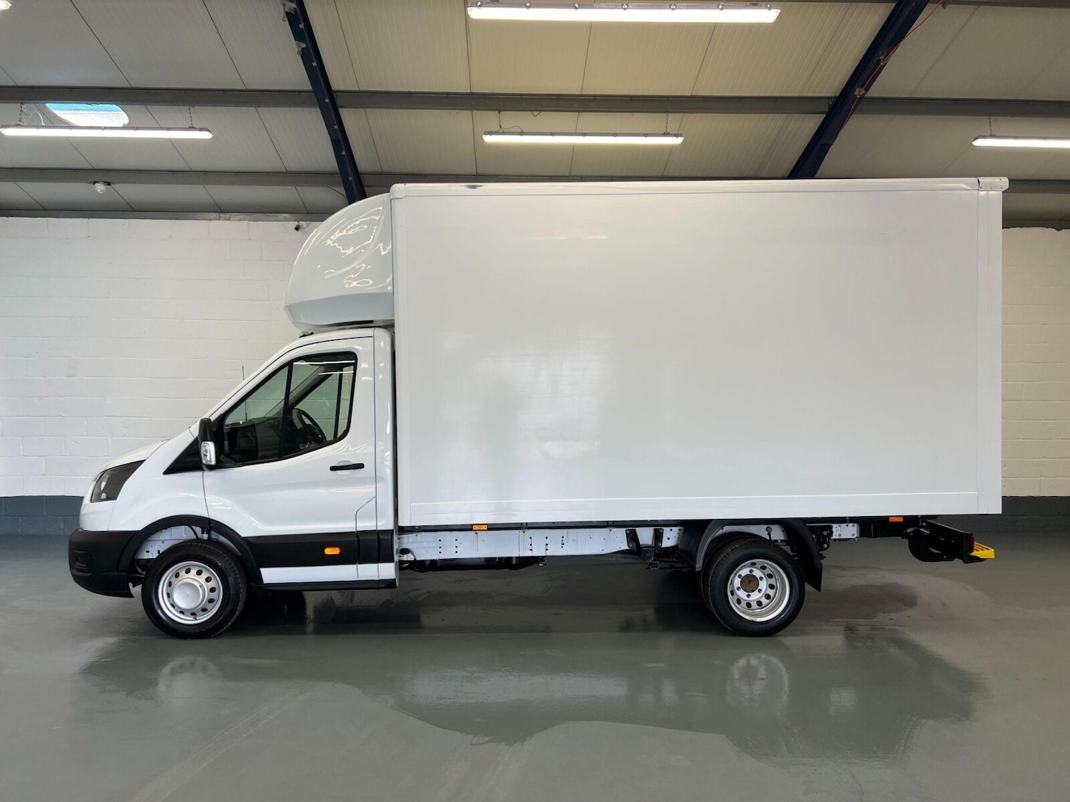 Used Ford Transit 2023 for sale - 76289982: Photo 2
