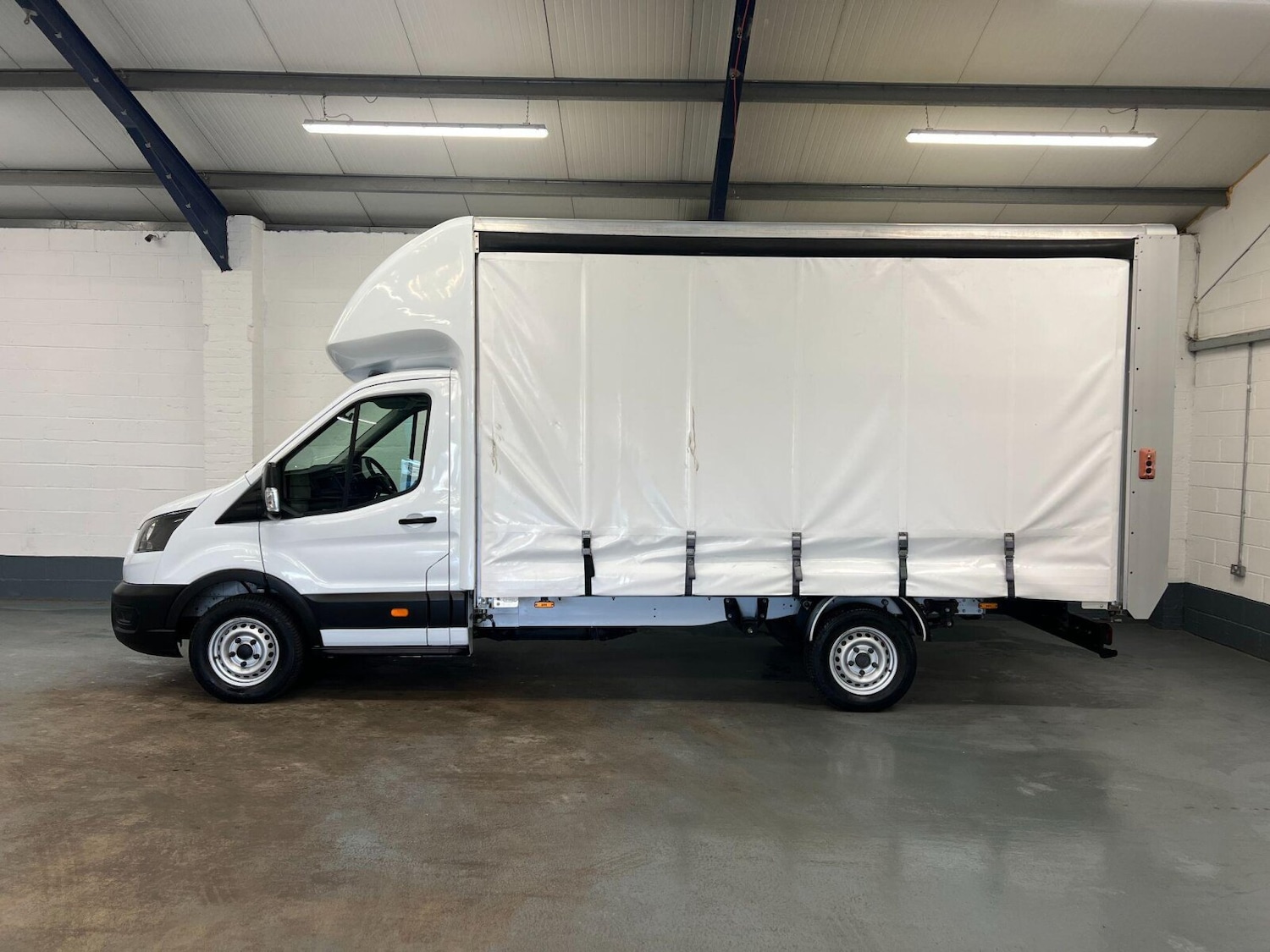 Used Ford Transit 2020 for sale - 76316920: Photo 2