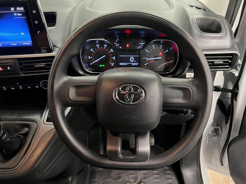 Used Toyota ProAce 2023 for sale - 76903886: Photo 24