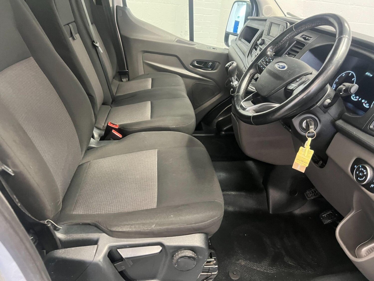 2020 Ford Transit 2.0 350 EcoBlue Leader FWD L2 Euro 6 (s/s) 2dr Tipper Diesel M - Picture 10 of 24