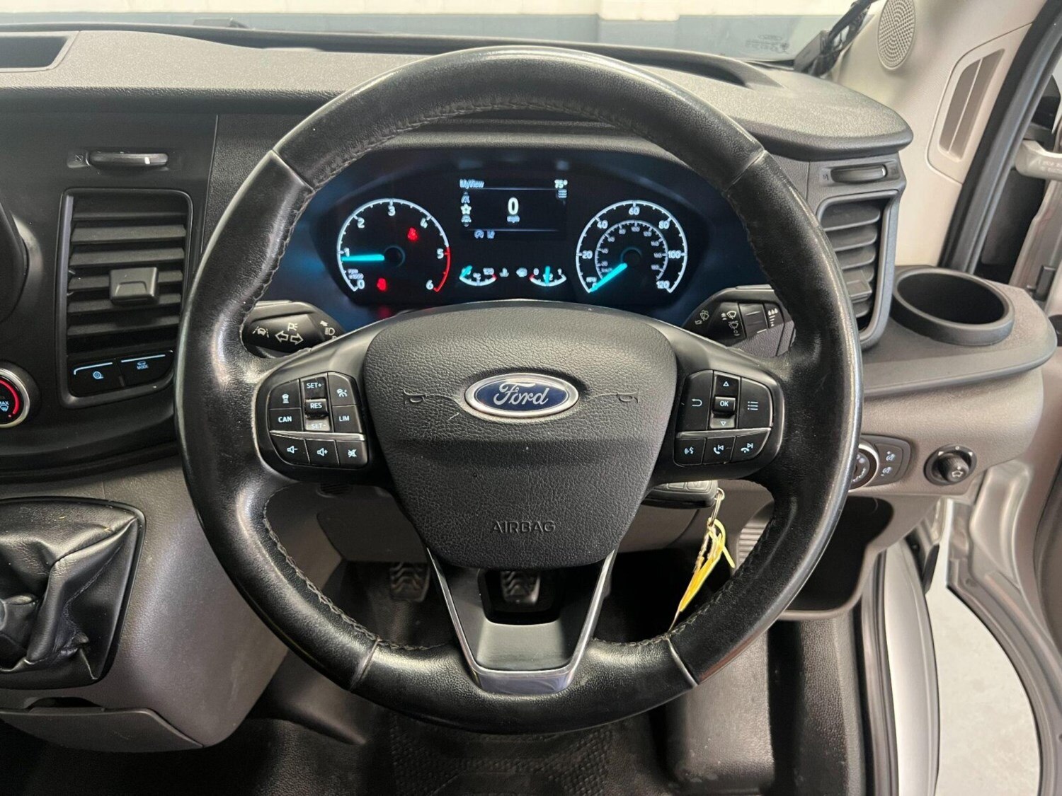 2020 Ford Transit 2.0 350 EcoBlue Leader FWD L2 Euro 6 (s/s) 2dr Tipper Diesel M - Picture 17 of 24