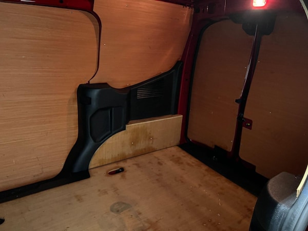 Used Ford Transit Courier 2024 for sale - 76289767: Photo 32