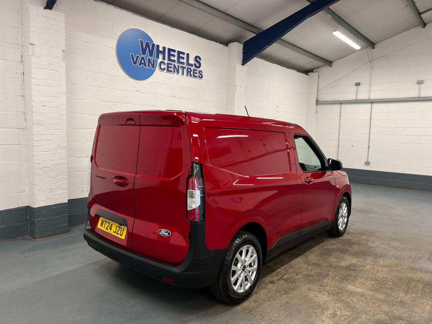 Used Ford Transit Courier 2024 for sale - 76289767: Photo 8