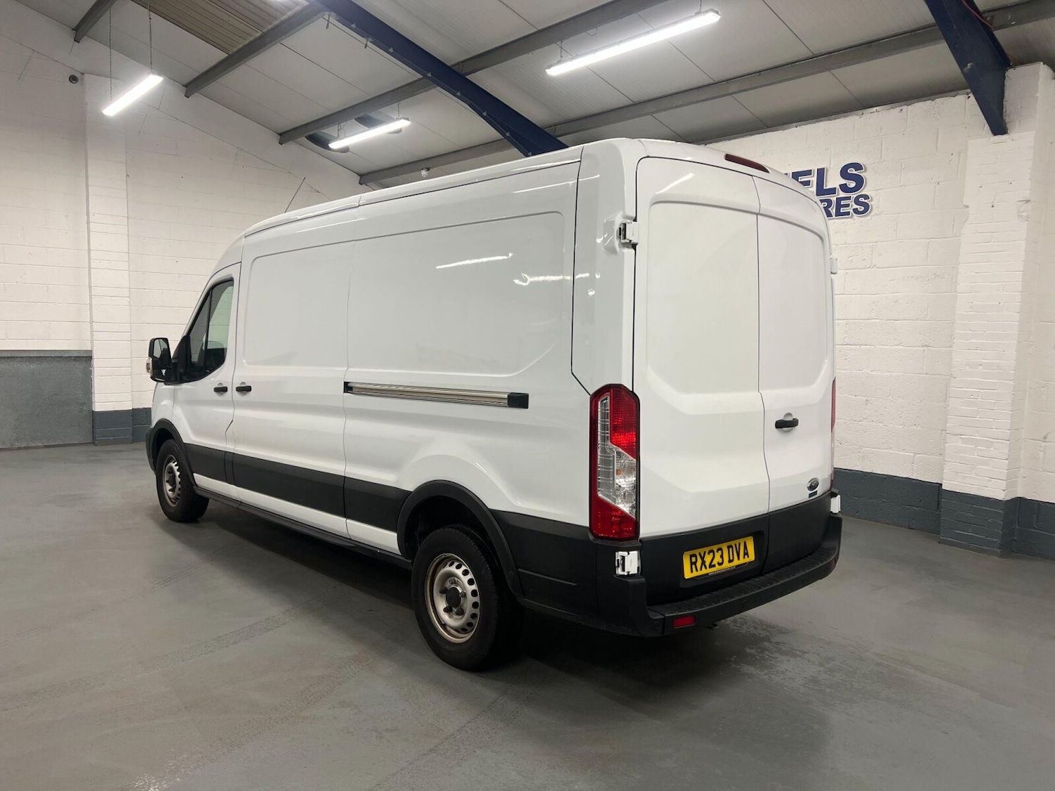 Used Ford Transit 2023 for sale - 76589835: Photo 2