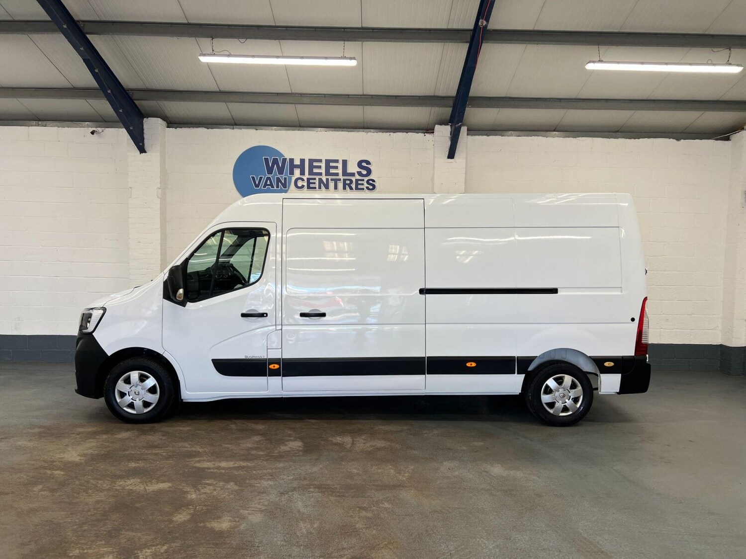 Used Renault Master 2023 for sale - 76312425: Photo 2