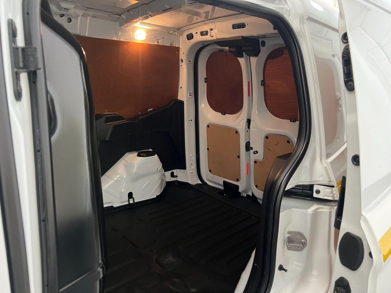 Used Ford Transit Courier 2021 for sale - 76871359: Photo 27