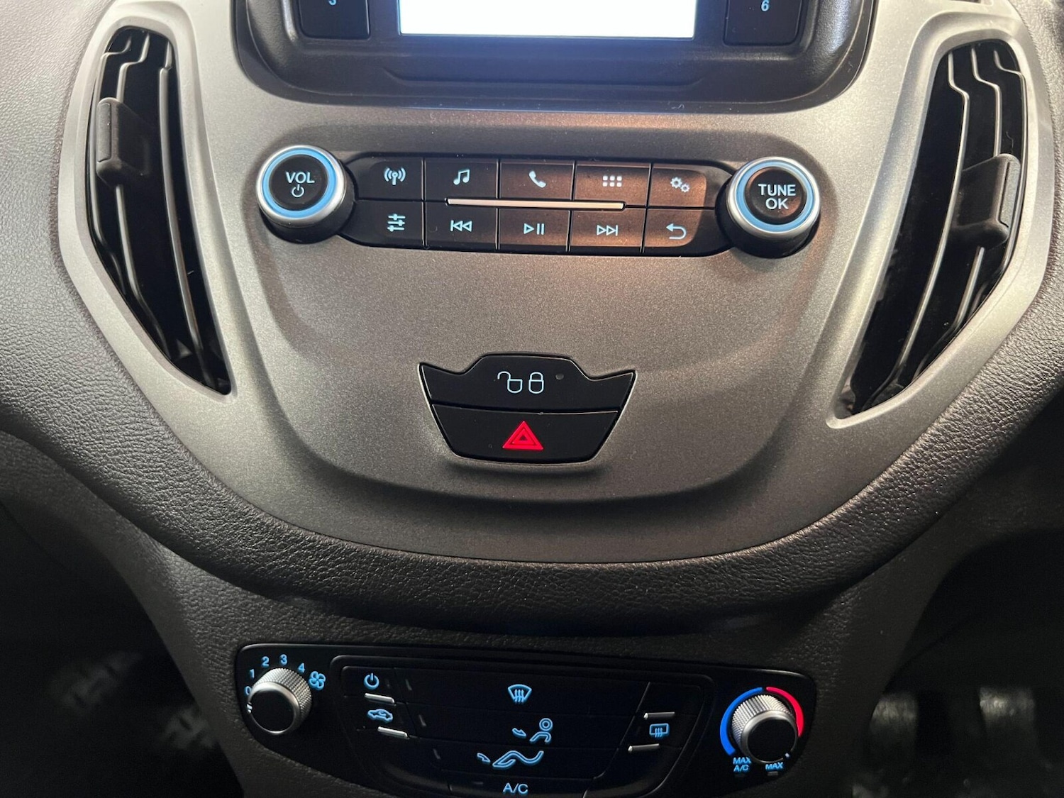 Used Ford Transit Courier 2021 for sale - 76871359: Photo 33